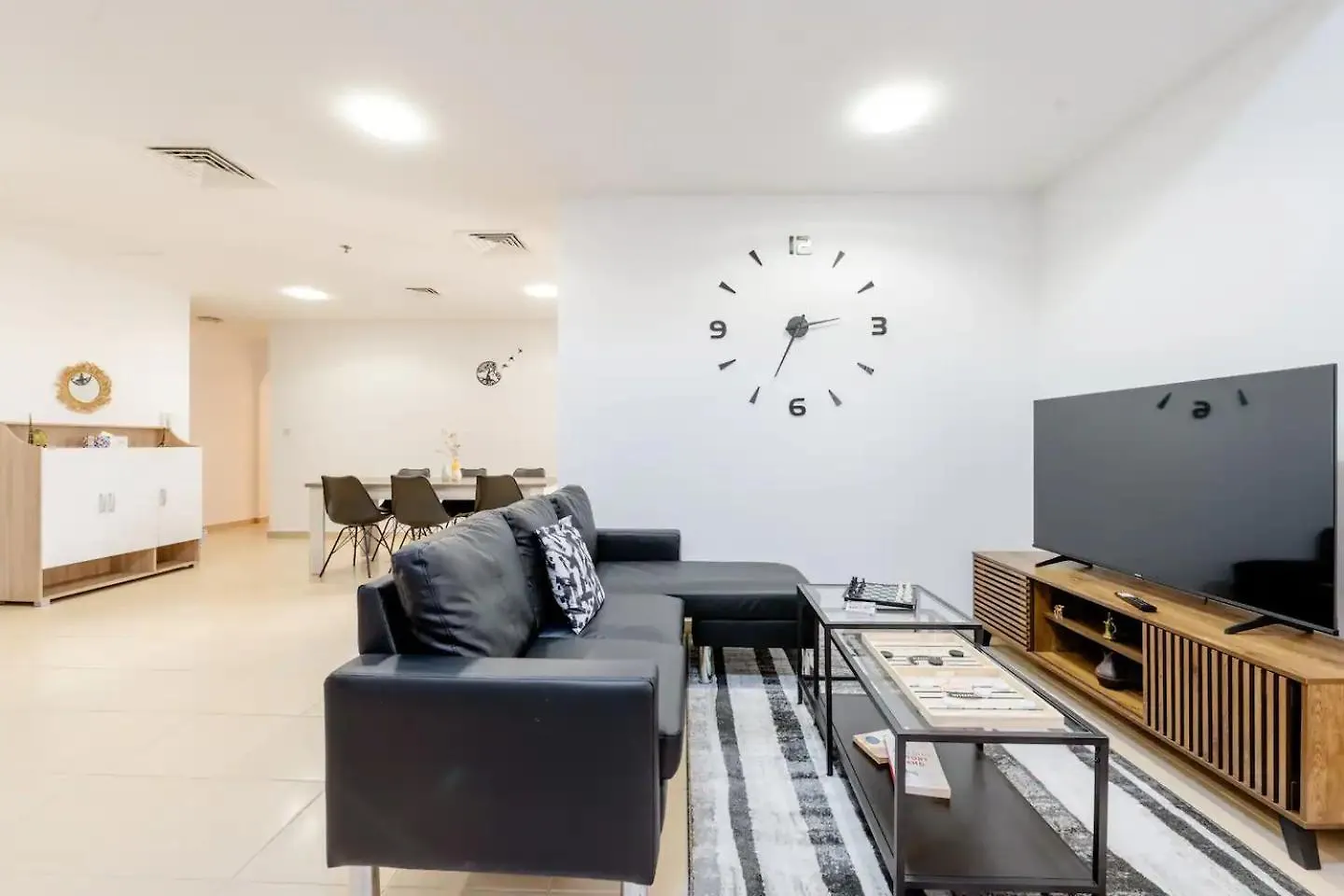 Moonlight Hostel Jbr - 2Min Walk To Jbr Beach - Gym - 2Min Metro Station - Poll Дубай