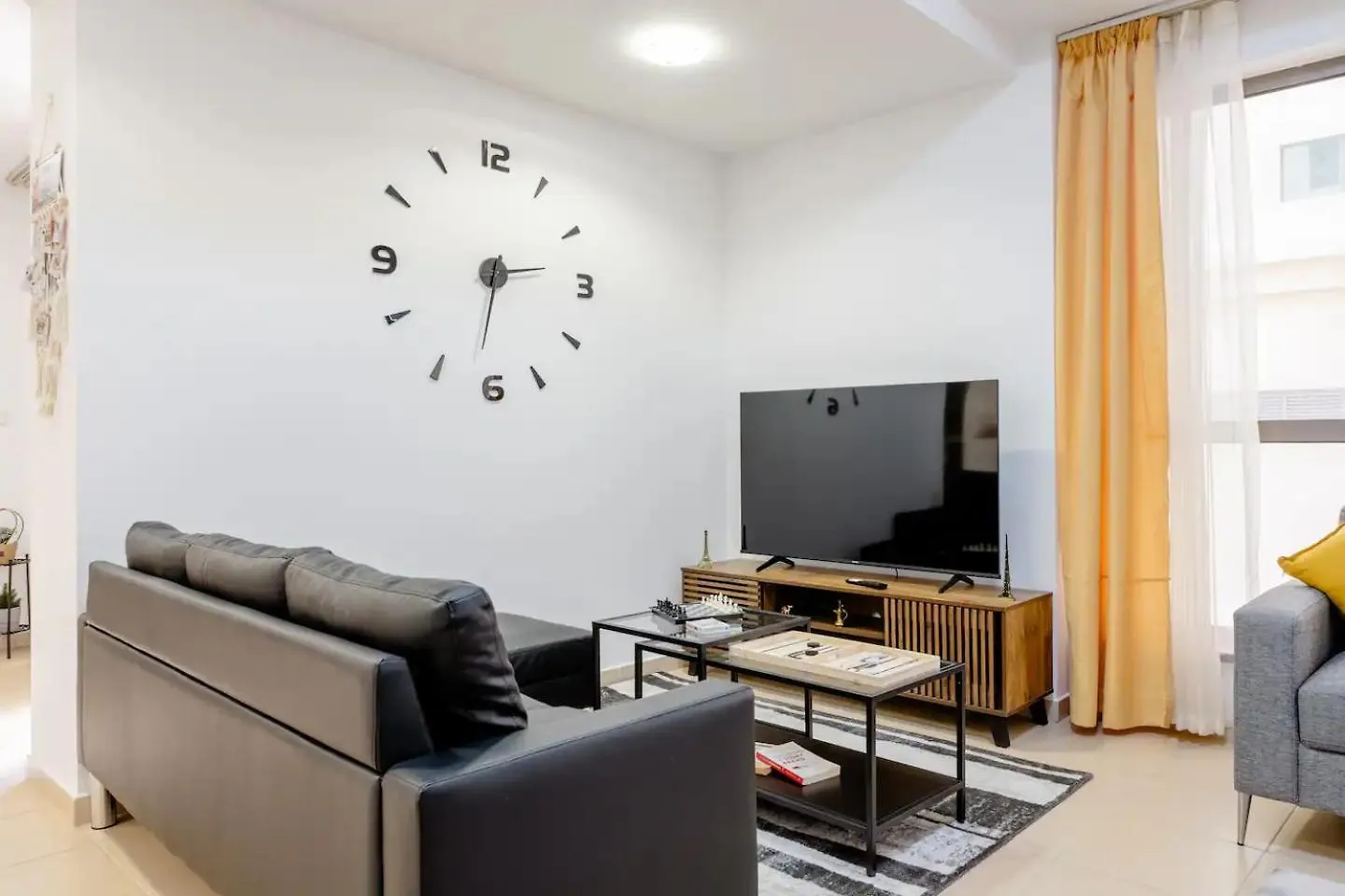 Moonlight Hostel Jbr - 2Min Walk To Jbr Beach - Gym - 2Min Metro Station - Poll Дубай