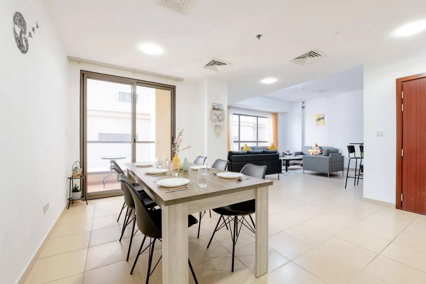 Moonlight Hostel Jbr - 2Min Walk To Jbr Beach - Gym - 2Min Metro Station - Poll Дубай