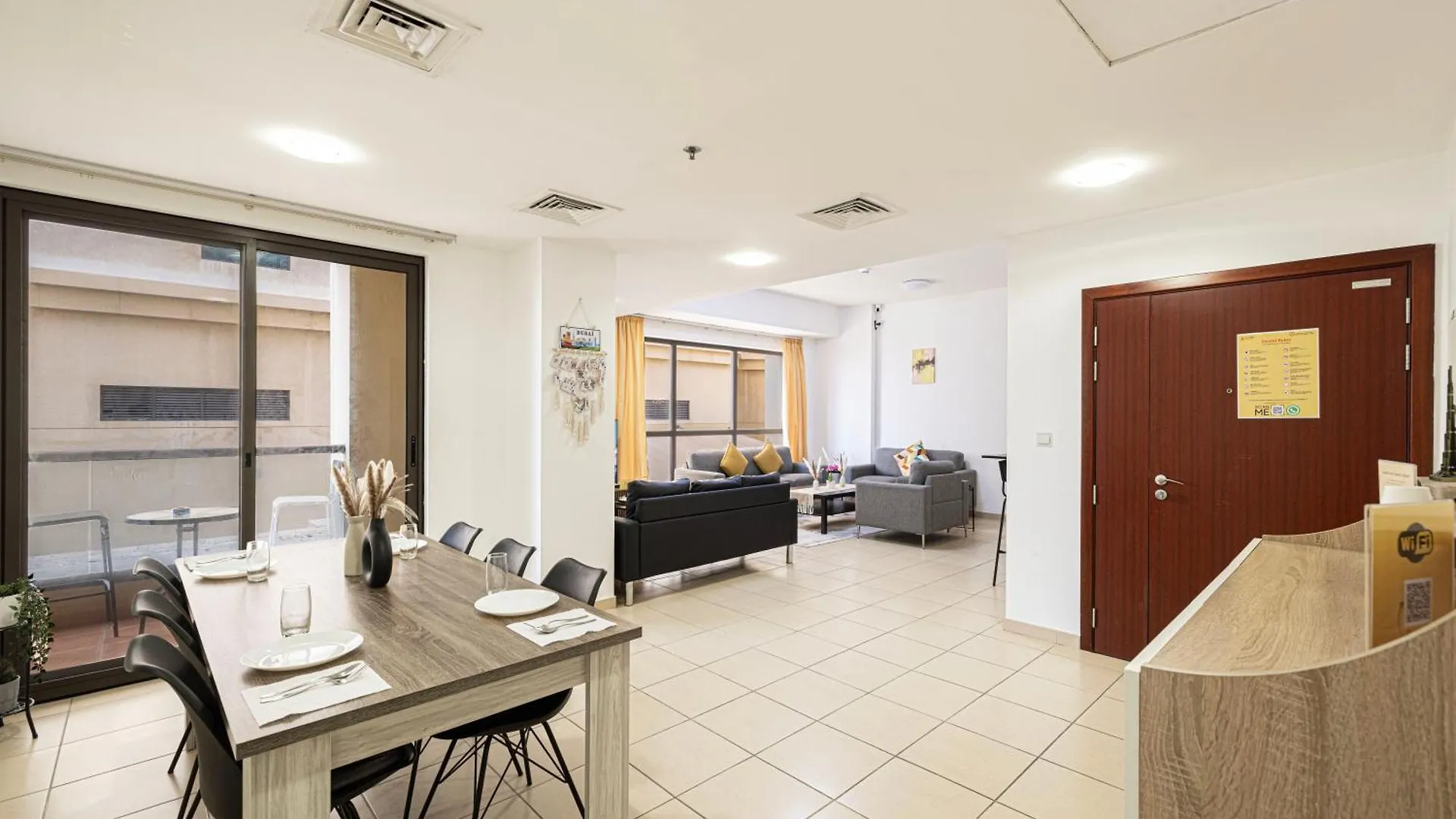Moonlight Hostel Jbr - 2Min Walk To Jbr Beach - Gym - 2Min Metro Station - Poll Дубай