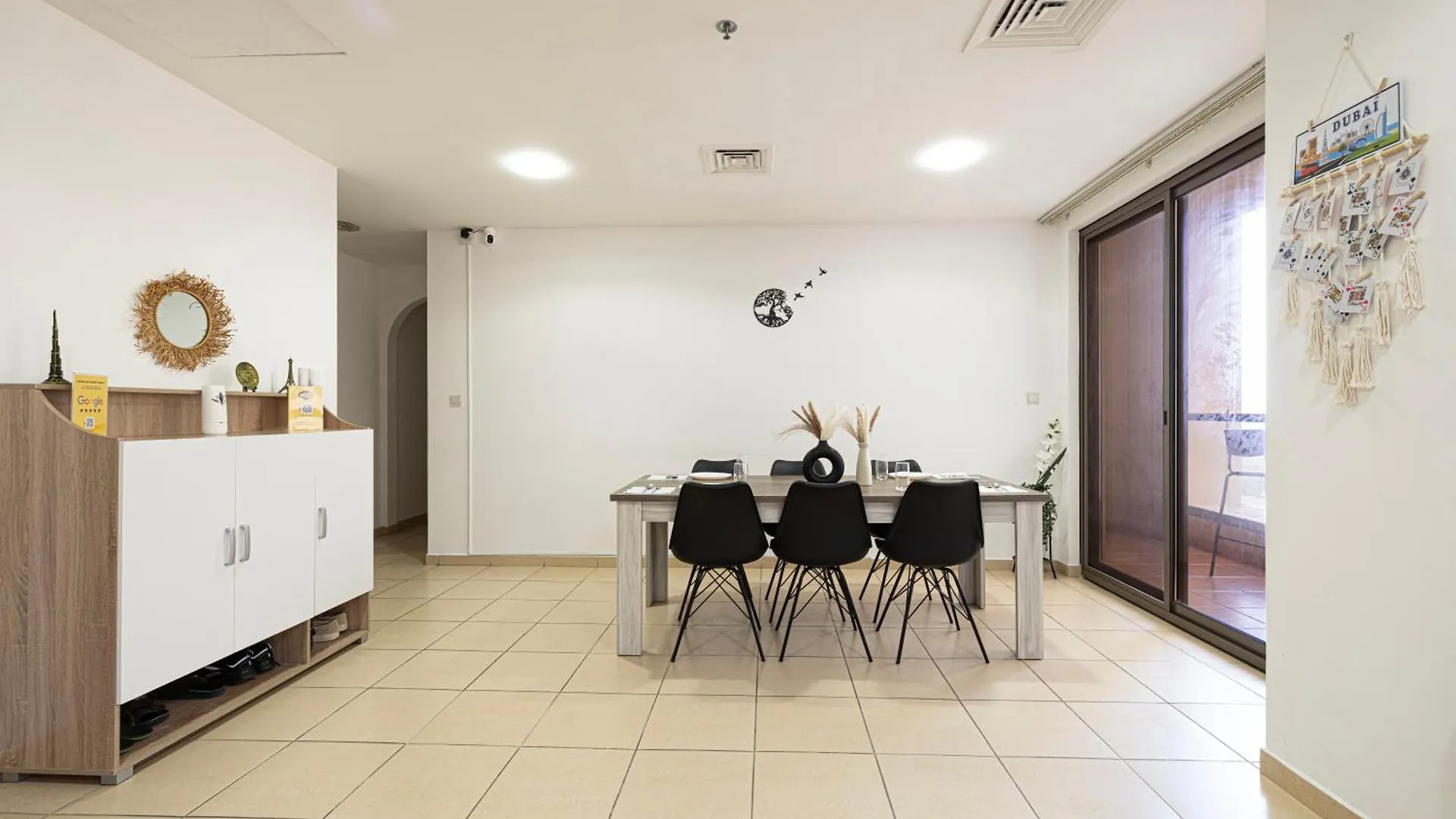 Moonlight Hostel Jbr - 2Min Walk To Jbr Beach - Gym - 2Min Metro Station - Poll Дубай 0*,  ОАЭ